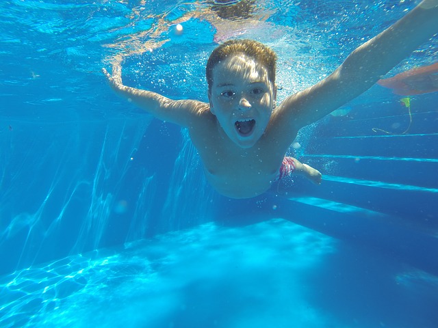 potápění v bazénu